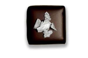 Mörk chokladganache toppad med havssalt